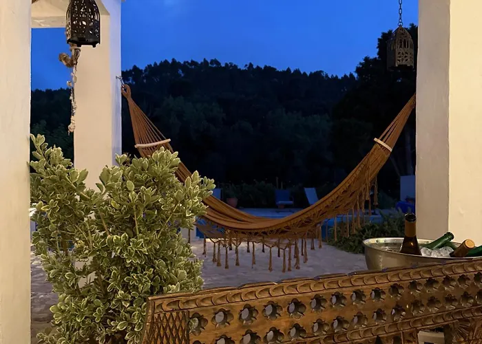 לינה וארוחת בוקר Quinta Mourada 4*
